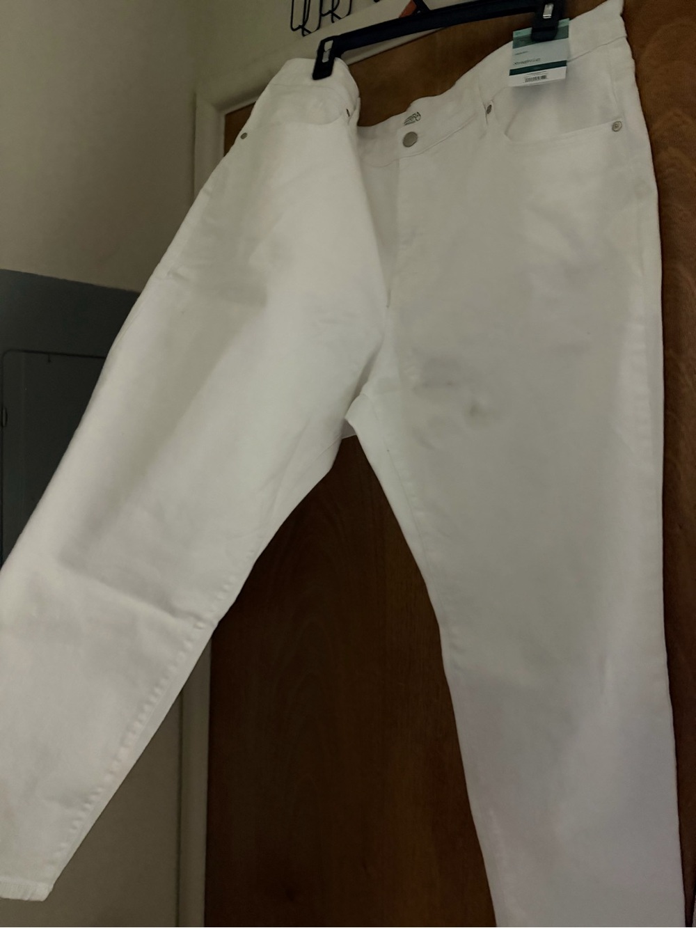 Terra & Sky Women's White Straight Leg Jeans